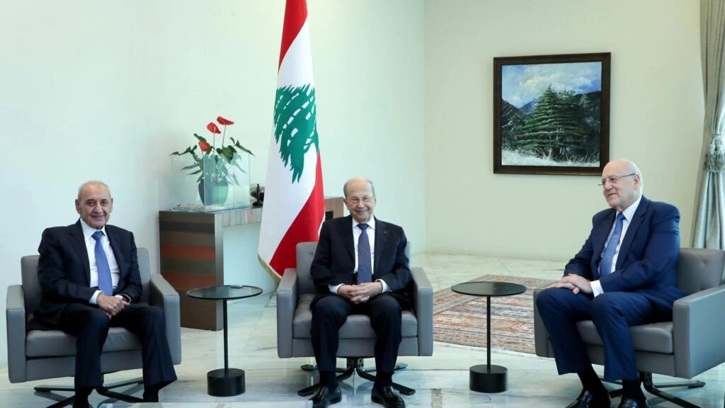 الرؤساء الثلاثة في لبنان مجتمعون للتداول في الرد على العرض الأميركي لترسيم الحدود البحرية بين لبنان وإسرائيل