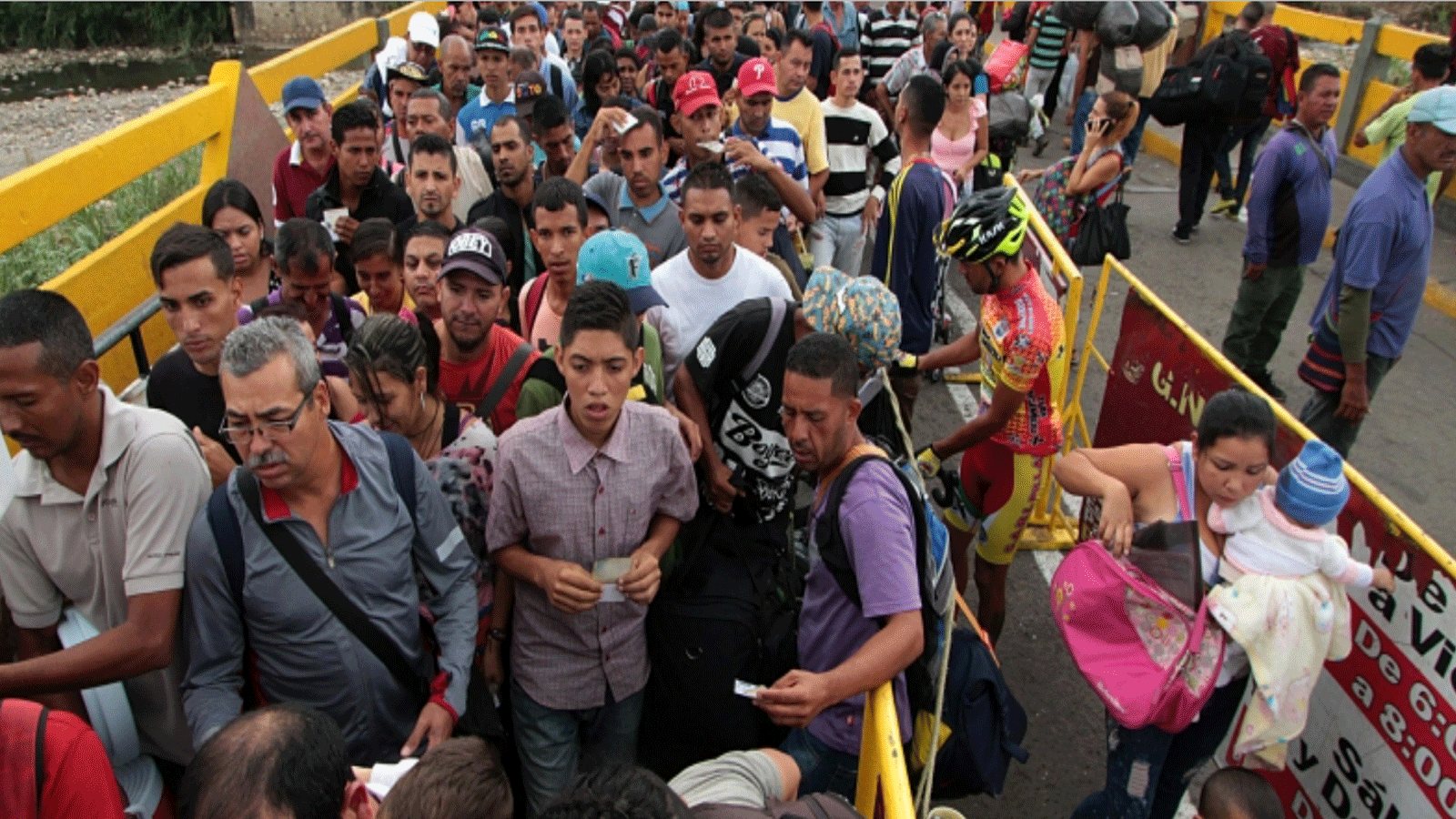 فنزويليون يتجمعون في كولومبيا طمعاً بالهجرة إلى الولايات المتحدة