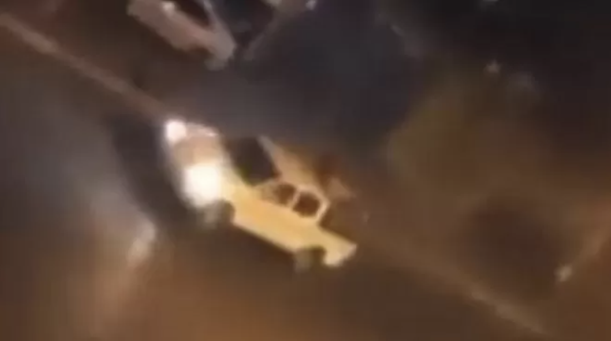 فيديو: قوات إيرانية تطلق النار من شاحنة على أشخاص فارين