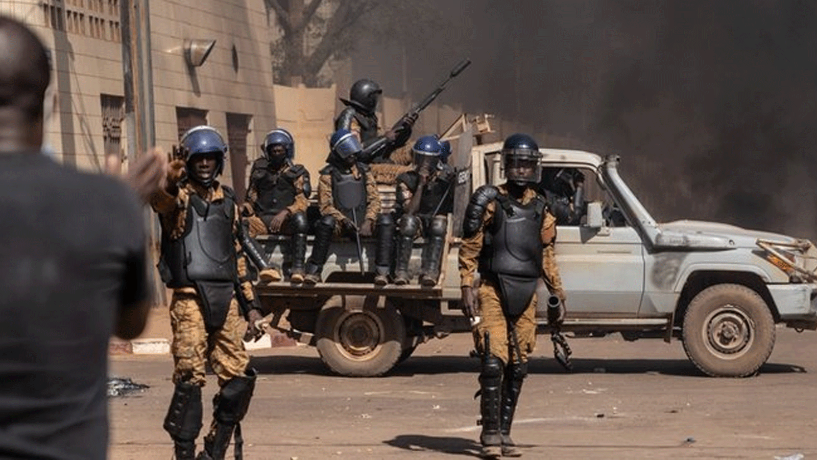 مقتل تسعة أشخاص بانفجار حافلة في مالي