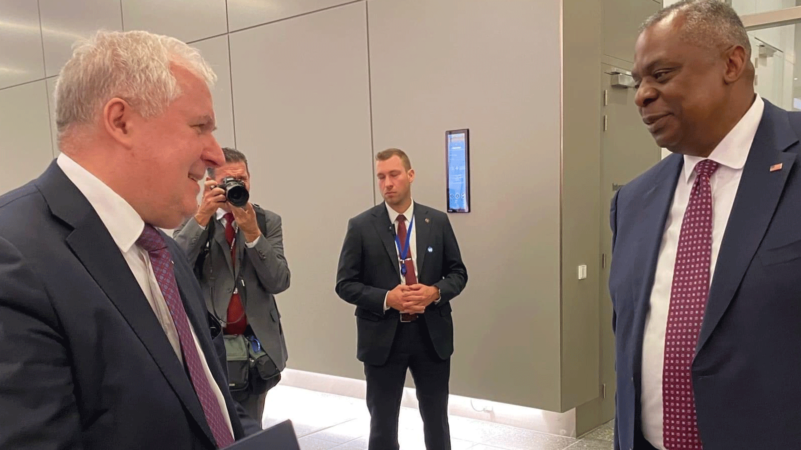 وزير الدفاع الليتواني أرفيداس أنوساوسكاس في ختام اجتماع في بروكسل مع نظيره الأميركي لويد أوستن(تويتر)