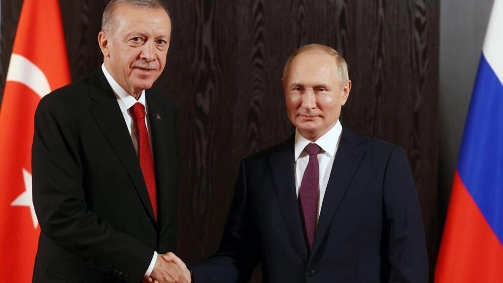 الرئيس الروسي فلاديمير بوتين (يمين) والرئيس التركي رجب طيب إردوغان