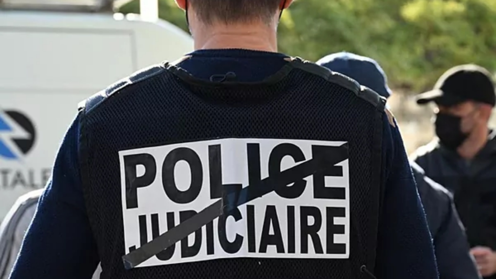 الشرطة القضائية في باريس سيمانا باسادا