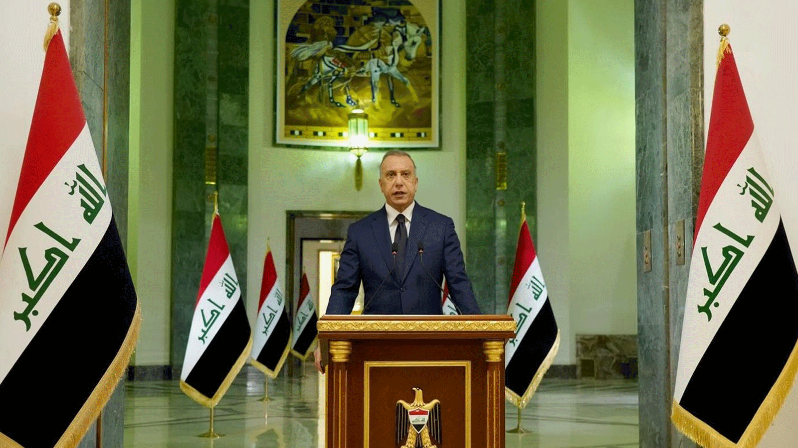 رئيس الوزراء العراقي مصطفى الكاظمي اعلن الاحد 16 تشرين الأول\ اكتوبر 2022 ان البحث يجري في الظروف التي هيّأت لسرقة 2.5 مليار دولار من هيئة الضرائب بوزارة المالية (مكتبه)