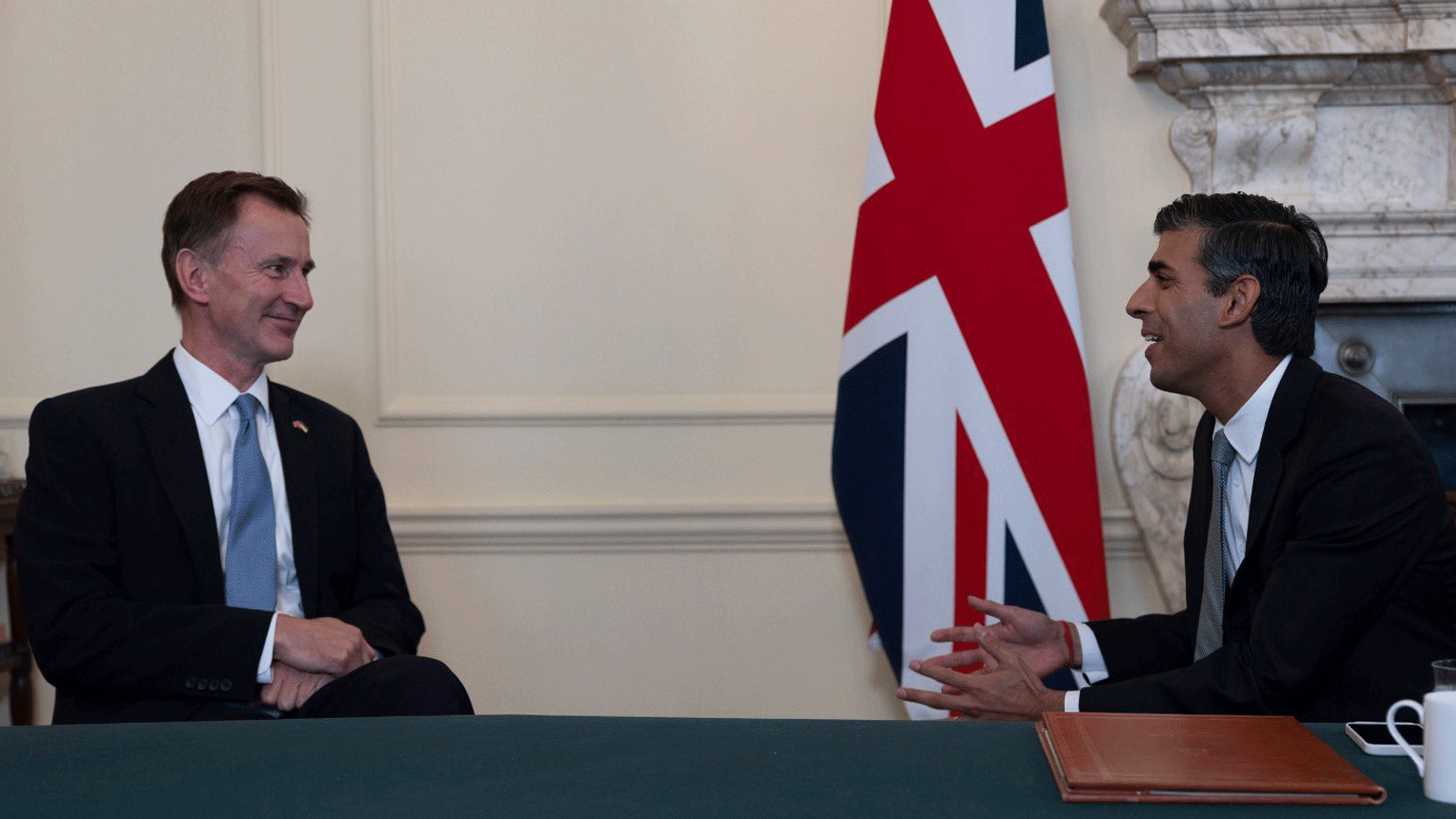 رئيس وزراء بريطانيا ريشي سوناك ووزير المالية جيرمي هانت