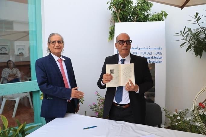 عثمان العمير  مع عبد الله ولد محمدي في اصيلة 