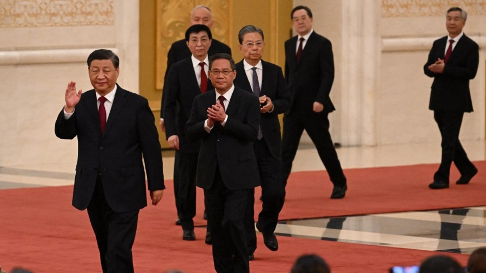 عُين الرئيس الصيني شي جينبينغ كذلك رئيساً للجنة العسكرية المركزية