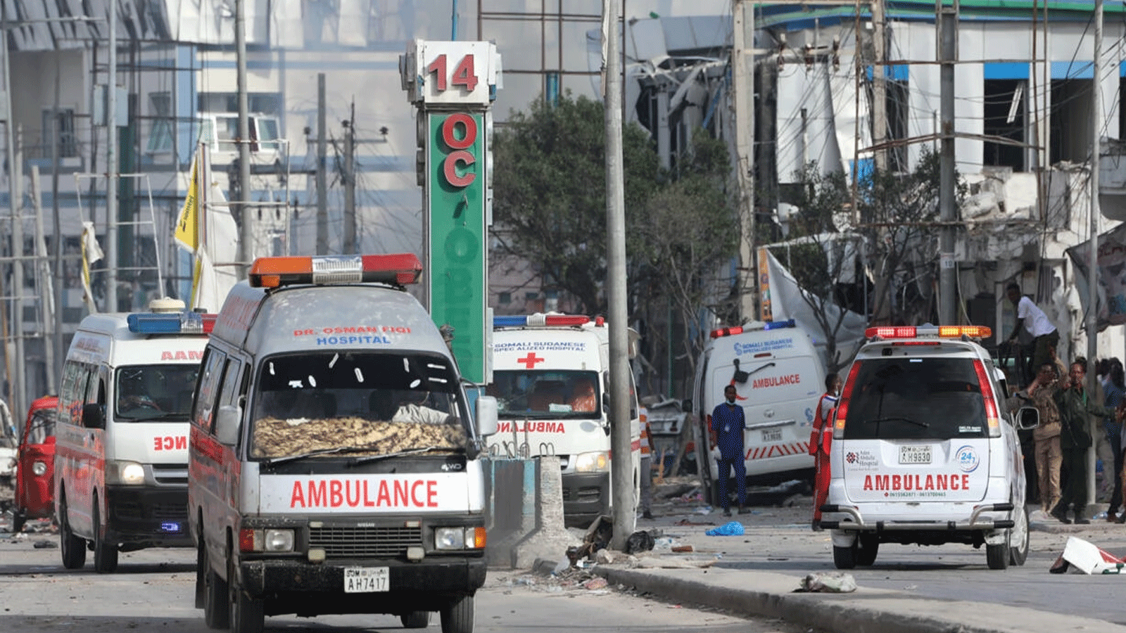 حصيلة قتلى التفجير الذي وقع يوم السبت على تقاطعٍ مزدحم في العاصمة الصومالية مقديشو ترتفع إلى 100