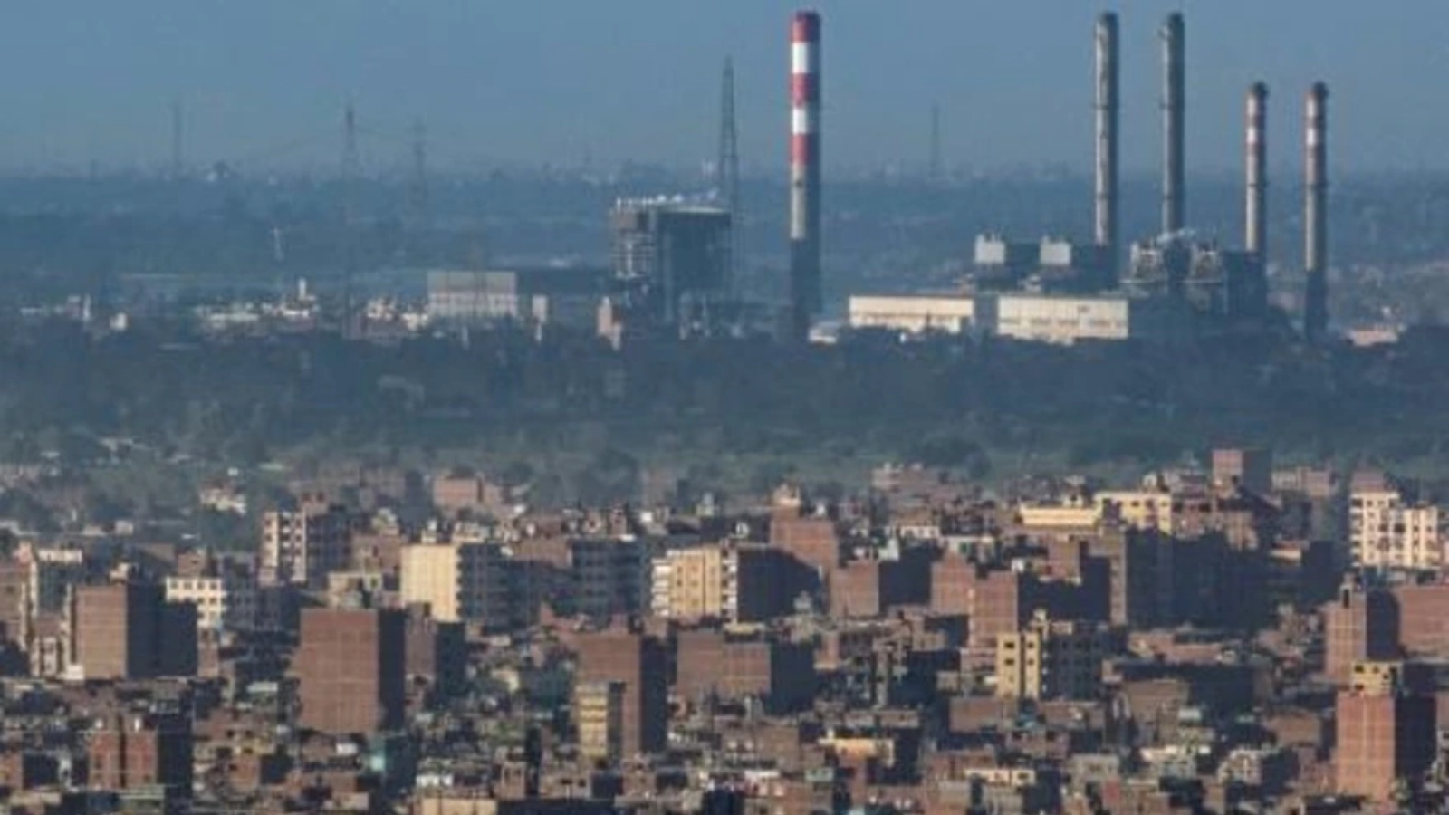 محطة توليد الكهرباء في غرب العاصمة المصرية القاهرة في 13 يناير 2022