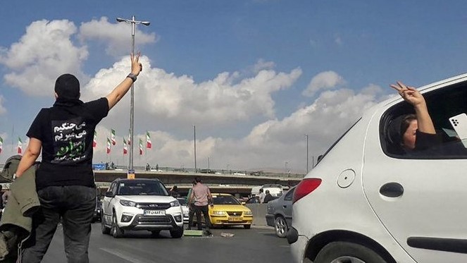 أسبوع ثامن من الاحتجاجات ويقين من النصر يجتاح الشباب الإيراني