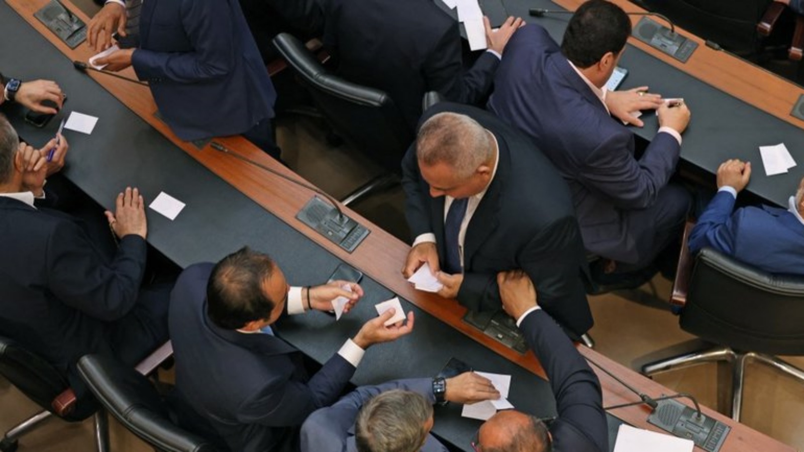 جانب من إحدى جلسات التصويت في البرلمان اللبناني