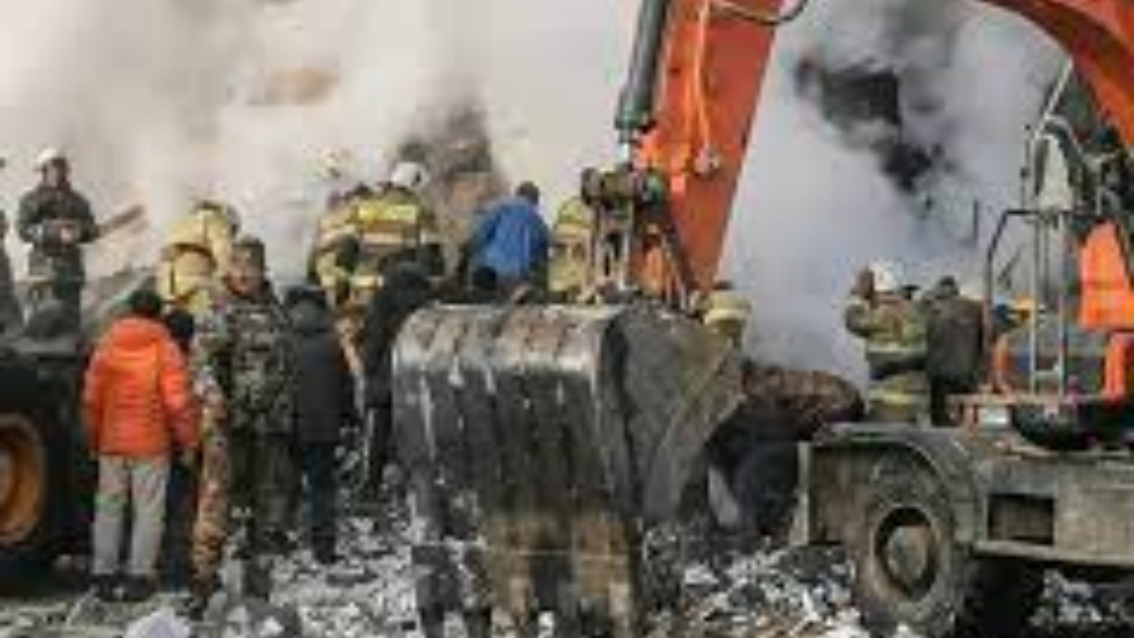 قال الحاكم المحلي إن الانفجار الغازي المشتبه به في مبنى سكني من خمسة طوابق أسفر عن مقتل تسعة أشخاص في جزيرة سخالين جنوب شرق روسيا