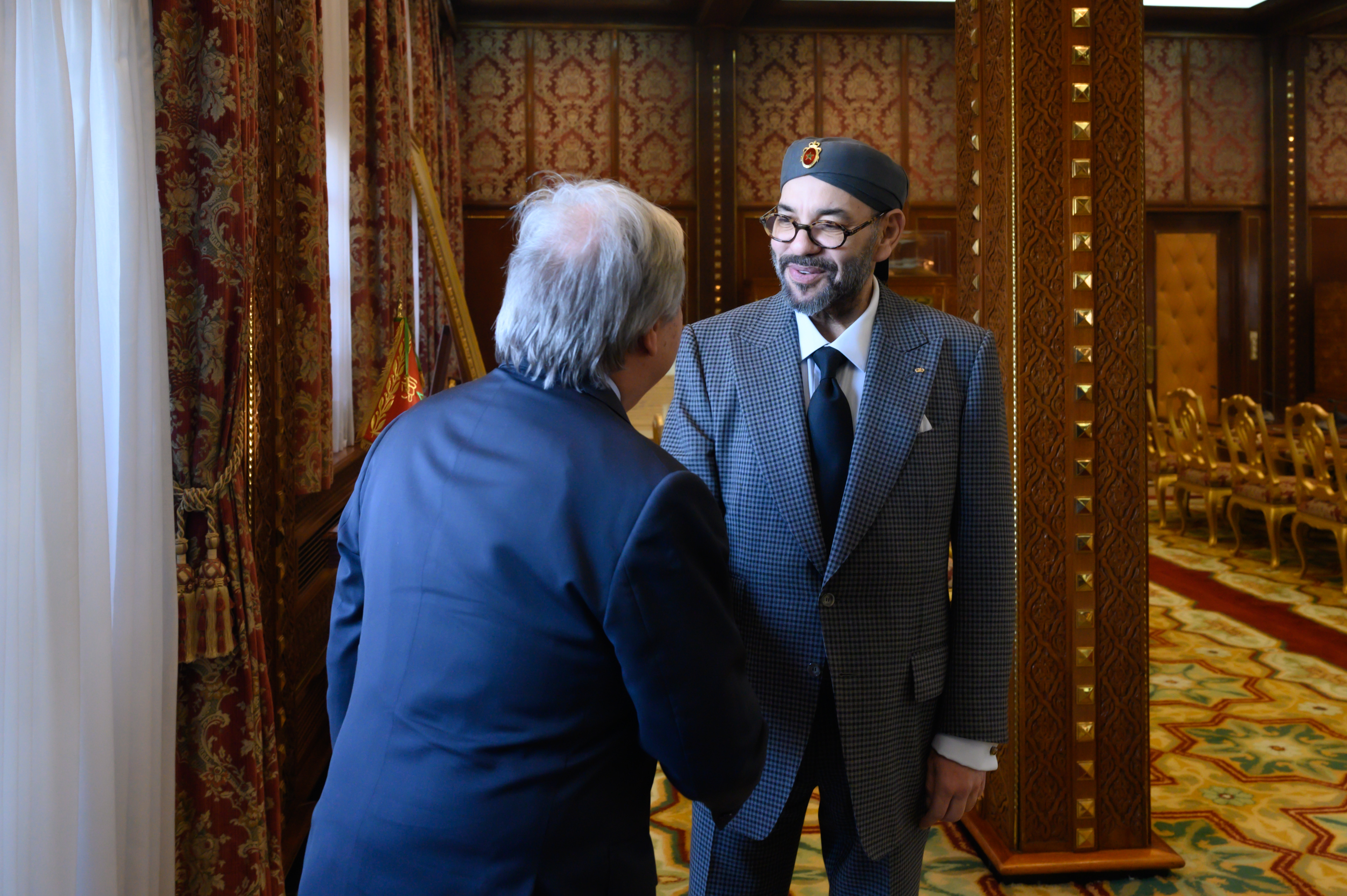 الملك محمد السادس لدى استقباله انطونيو غوتيريش الامين العام للامم المتحدة في الرباط الاربعاء 
