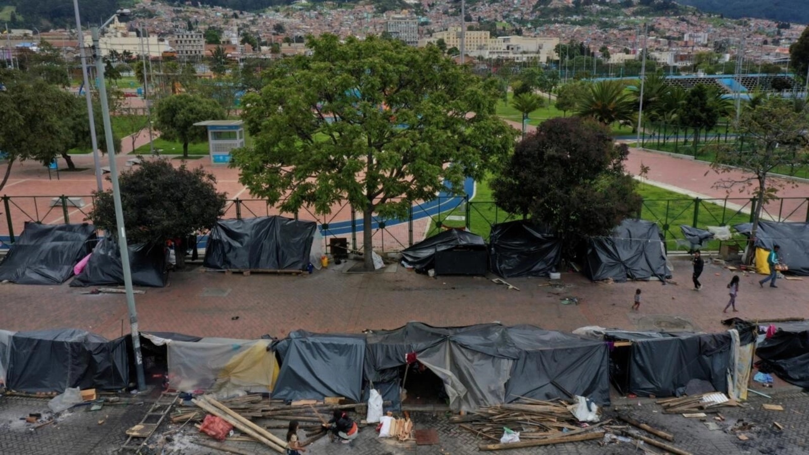 صورة مؤرخة في 12 أغسطس 2020 لخيم يسكنها سكان أصليون كولومبيون في بوغوتا 