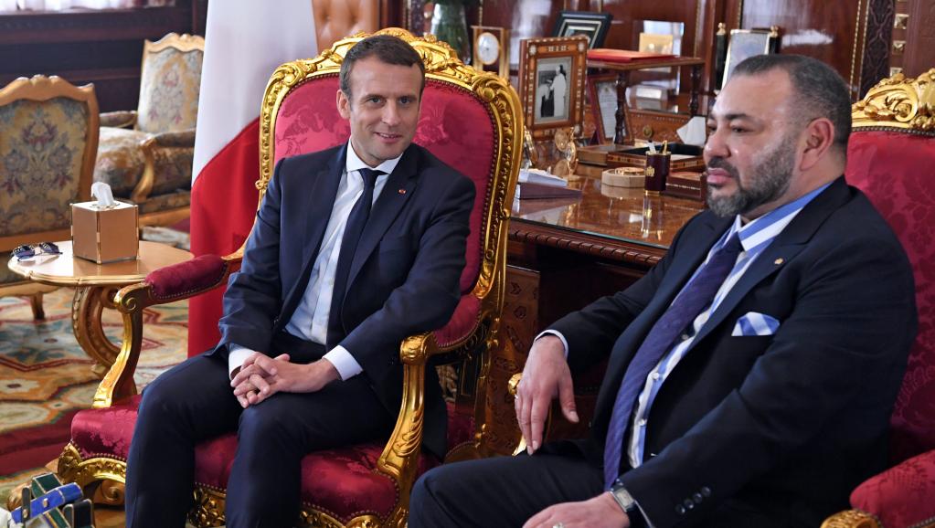 الملك محمد السادس والرئيس ماكرون في لقاء سابق بالرباط 