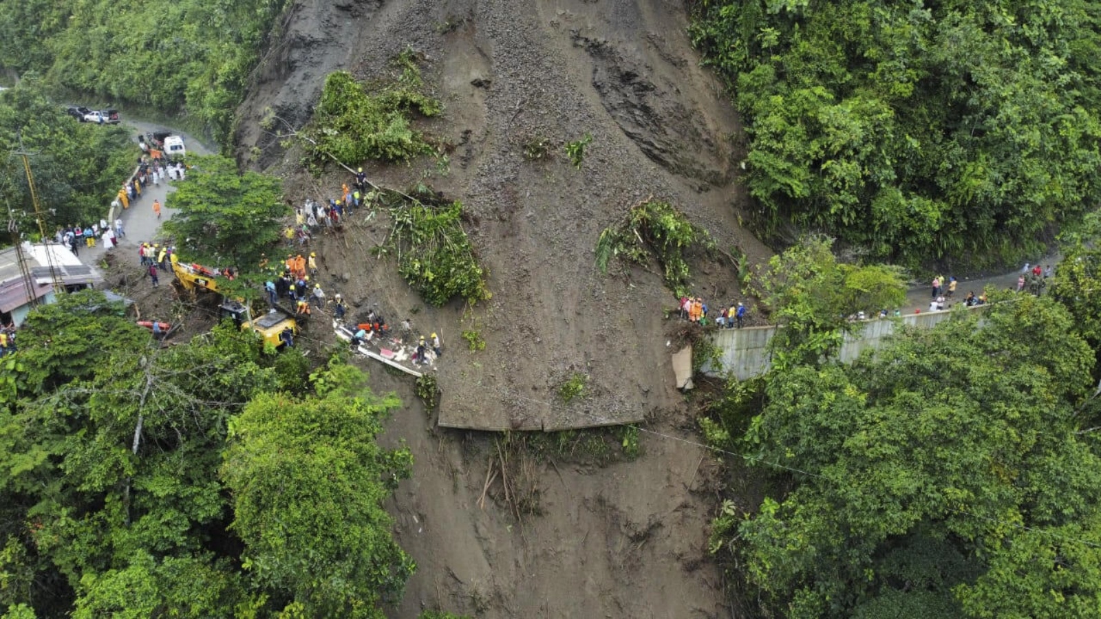 صورة جوية نشرها الدفاع المدني الكولومبي في 4 ديسمبر لموقع انهيار أرضي في إيل روسو في شمال غرب البلاد