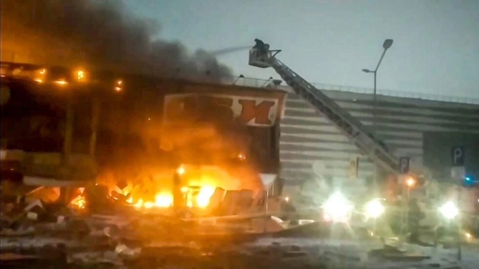 حريق في مركز تجاري بضواحي موسكو، 9 ديسمبر 2022