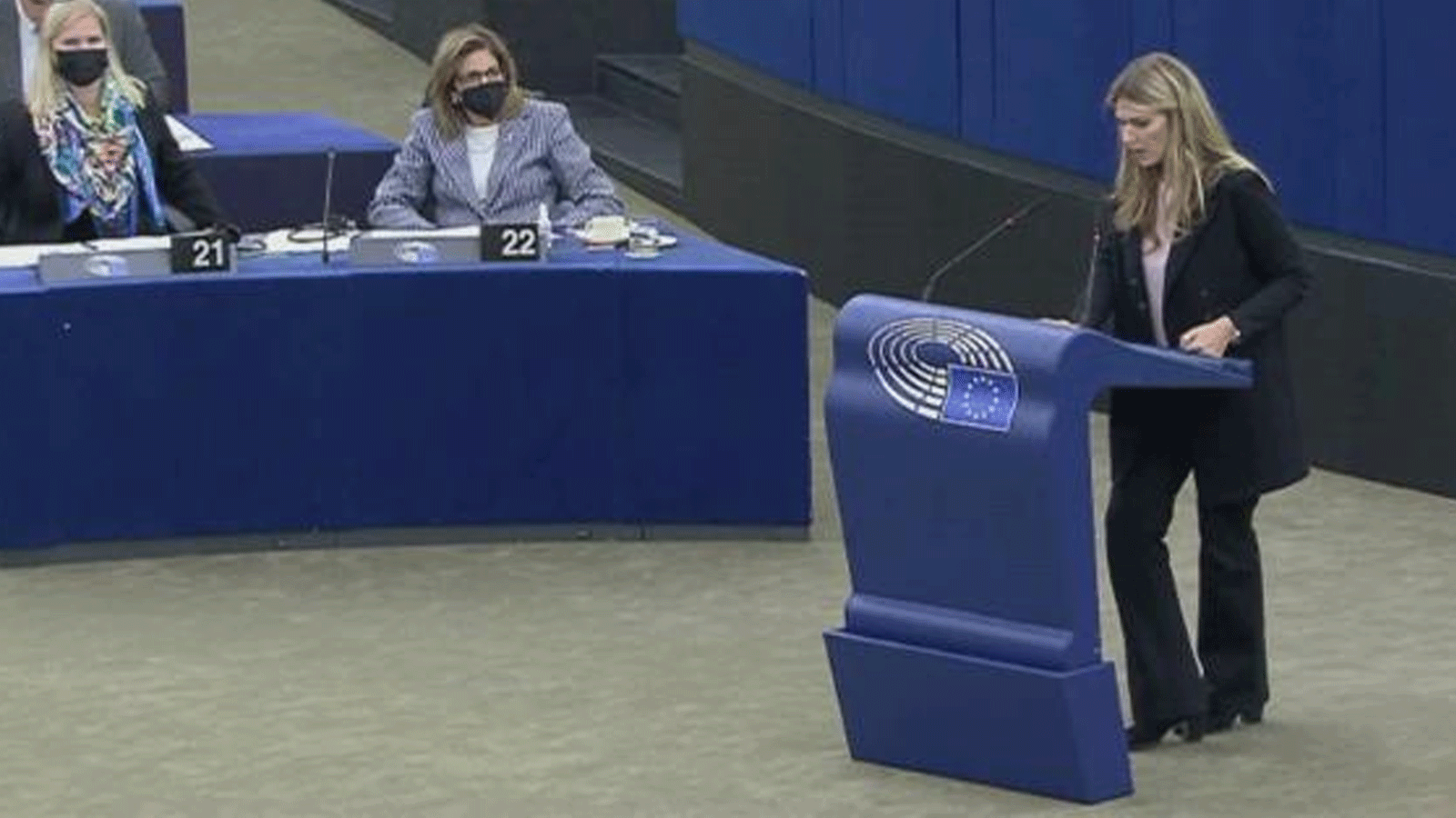محام نائبة رئيس البرلمان الأوروبي المقالة إيفا كايلي يؤكد بأنها لم تقبل أي 