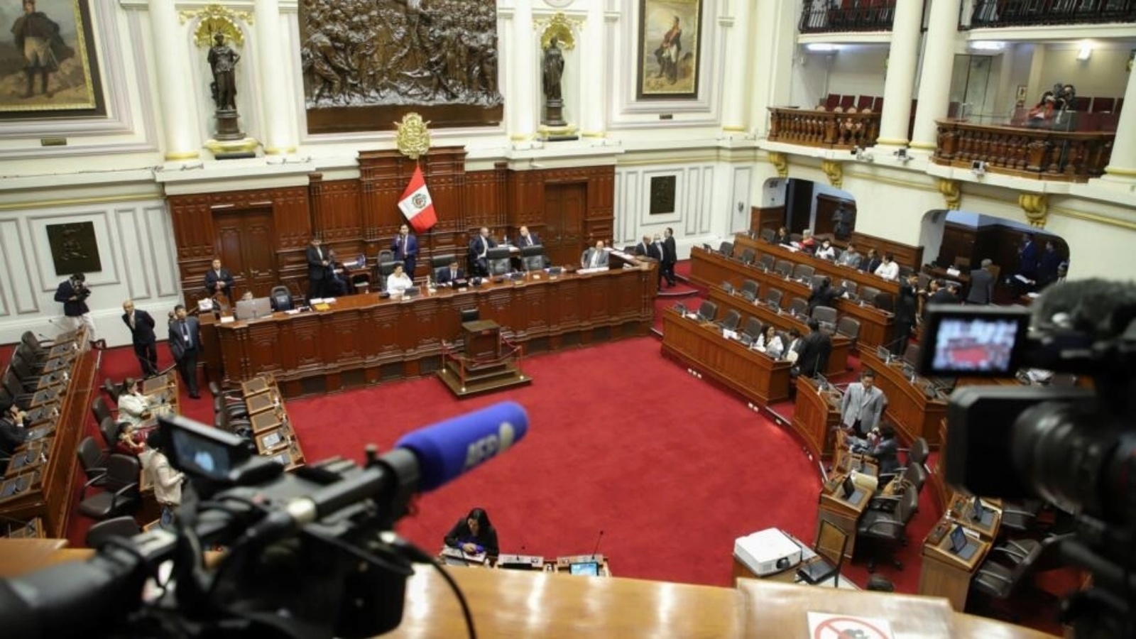 صوت الكونغرس في البيرو على تأجيل الانتخابات العامة من 2026 إلى 2024 في محاولة لحل أزمة سياسية محتدمة