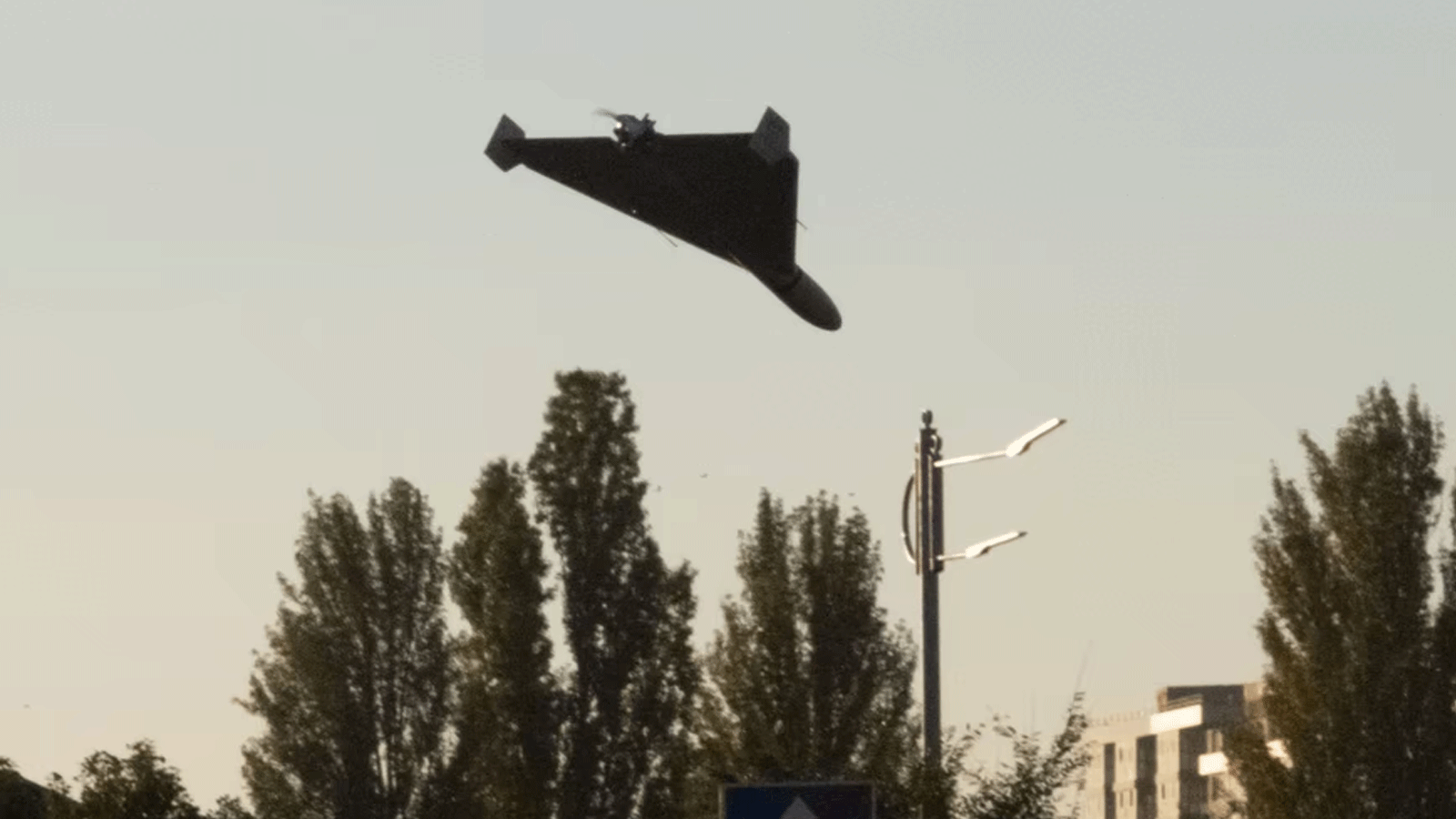 طائرة بدون طيار تقترب خلال هجوم على كييف، أوكرانيا. 17 تشرين أول\أكتوبر 2022