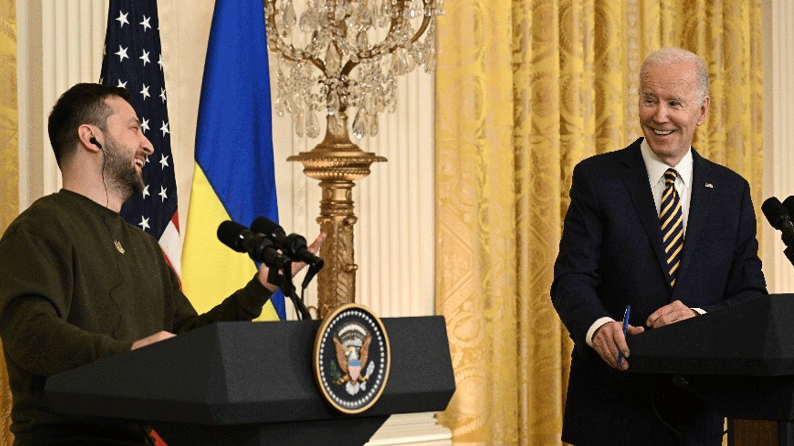 الرئيسان الأميركي جو بايدن والأوكراني فولوديمير زيلينسكي خلال المؤتمر الصحافي في البيت الأبيض. 21 ديسمبر\ كانون الأول 2022