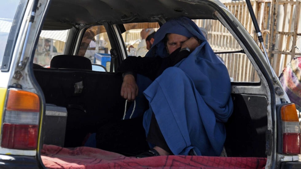 منع الحكام الإسلاميون المتشددون في أفغانستان النساء من العمل في المنظمات غير الحكومية