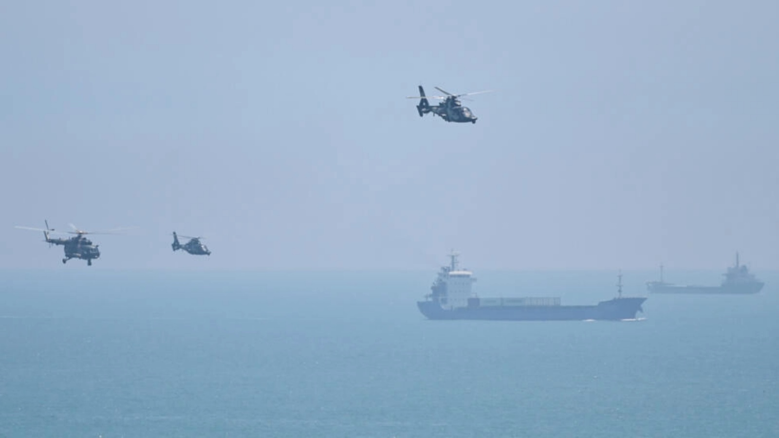 مروحيات عسكرية صينية قرب جزيرة بينغتان الصينية في أقرب نقطة إلى تايوان في 4 أغسطس 2022