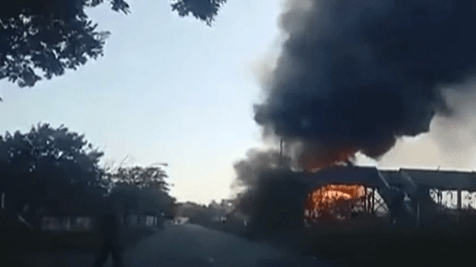 انفجار صهريج وقود في جنوب أفريقيا على بعد حوالى 40 كيلومترا شرق جوهانسبرغ