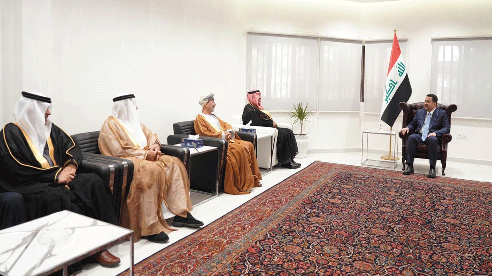 السوداني مجتمعاً في البصرة الاثنين 26 كانون الأول\ ديسمبر مع سفراء دول مجلس التعاون الخليجي واليمن في آخر الاستعدادات لانطلاق بطولة الخليج العربي الكروية هناك في السادس من الشهر المقبل (مكتبه)