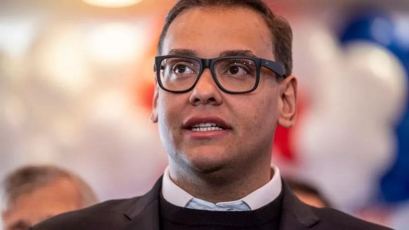 NEWSDAY RM VIA GETTY IMAGES سانتوس متمسك بمنصبه على الرغم من الفضيحة