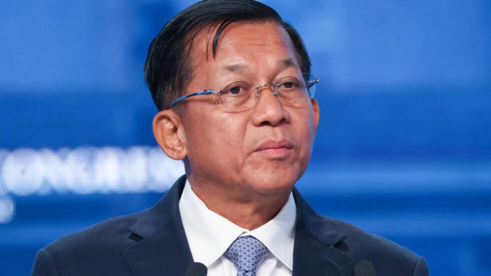 زعيم المجموعة العسكرية الحاكمة في بورما مين أونغ هلاينغ خلال مشاركته في منتدى اقتصادي في فلاديفوستوك في 7 سبتمبر 2022 