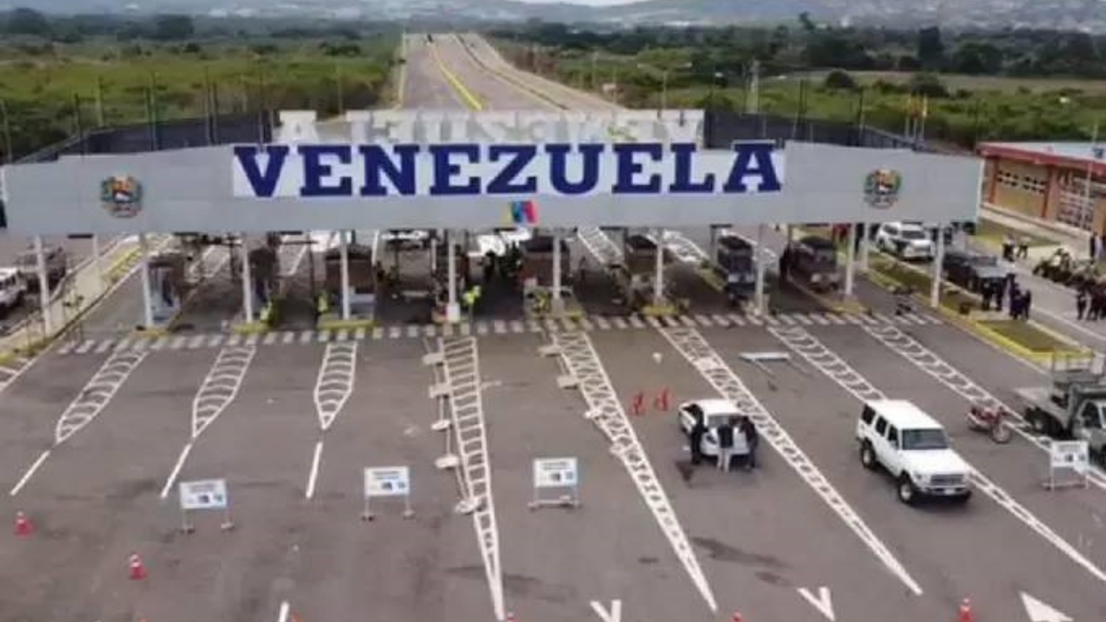 صورة نشرها مادورو للمعبر الحدودي 31 ديسمبر 2022 (من حساب نيكولاس مادورو الرسمي في تويتر)