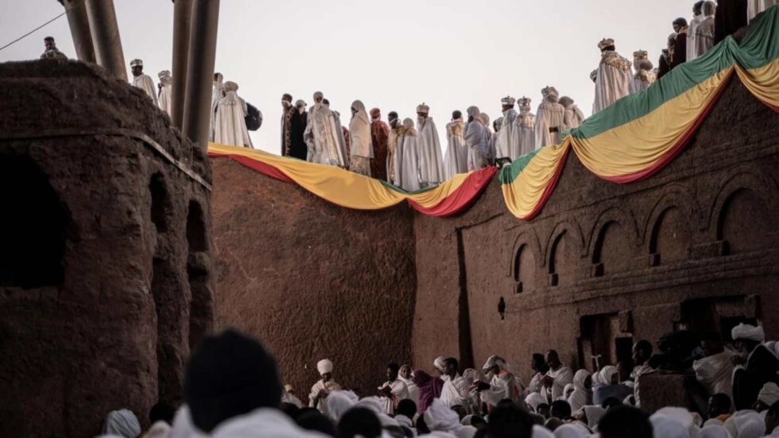 مؤمنون محتشدون في مدينة لاليبيلا الإثيوبية لإحياء عيد الميلاد الأرثوذكسي في 7 يناير 2023