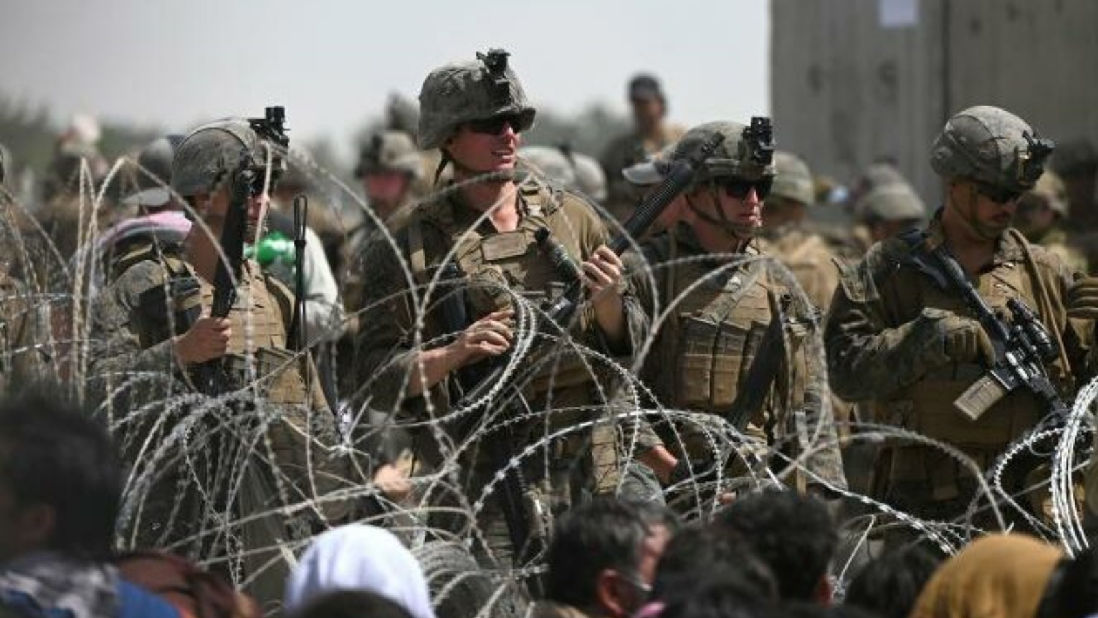 جنود أميركيون يحرسون مطار كابول في 20 أغسطس 2021