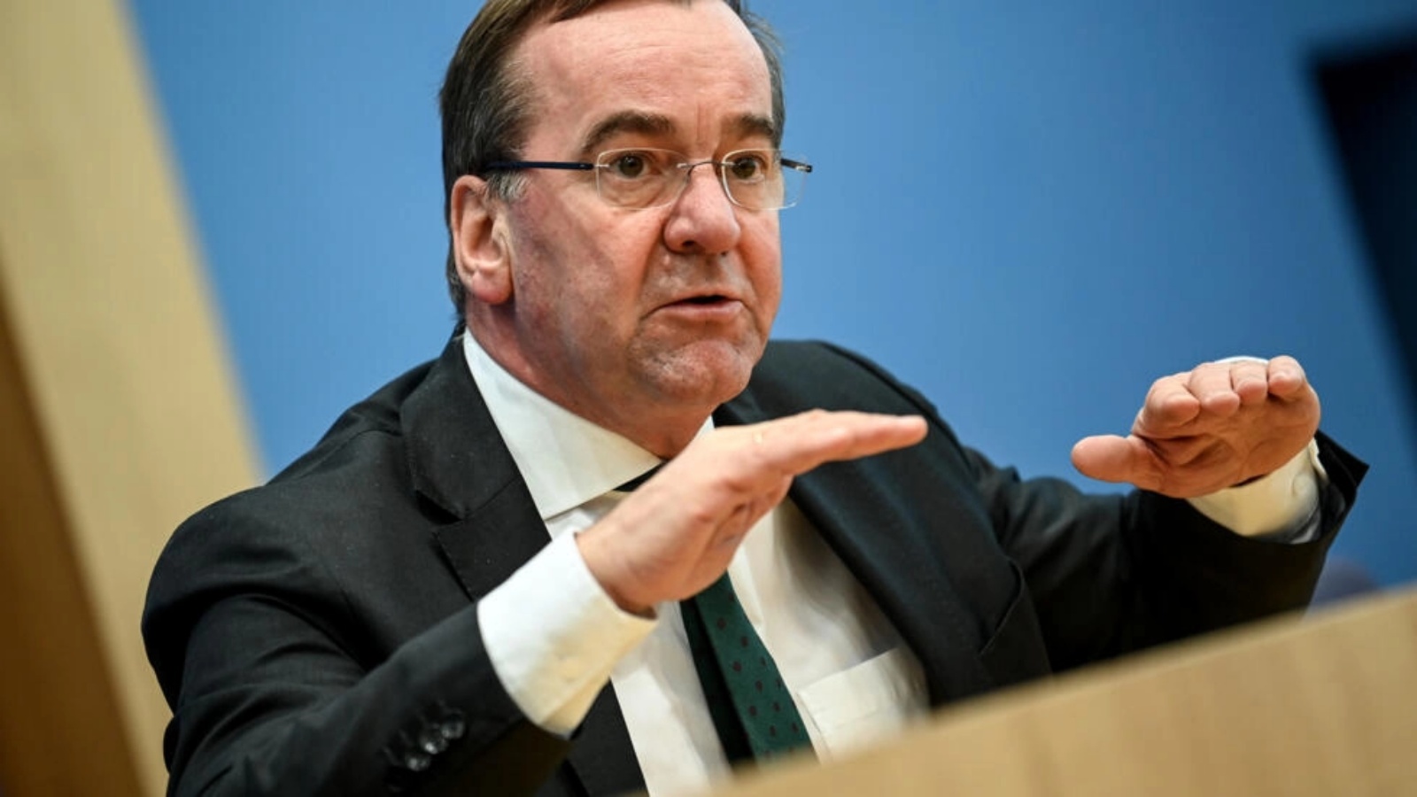 وزير الداخلية في حكومة ساكسونيا السفلى بوريس بيستوريوس في برلين في 11 ديسمبر 2020 