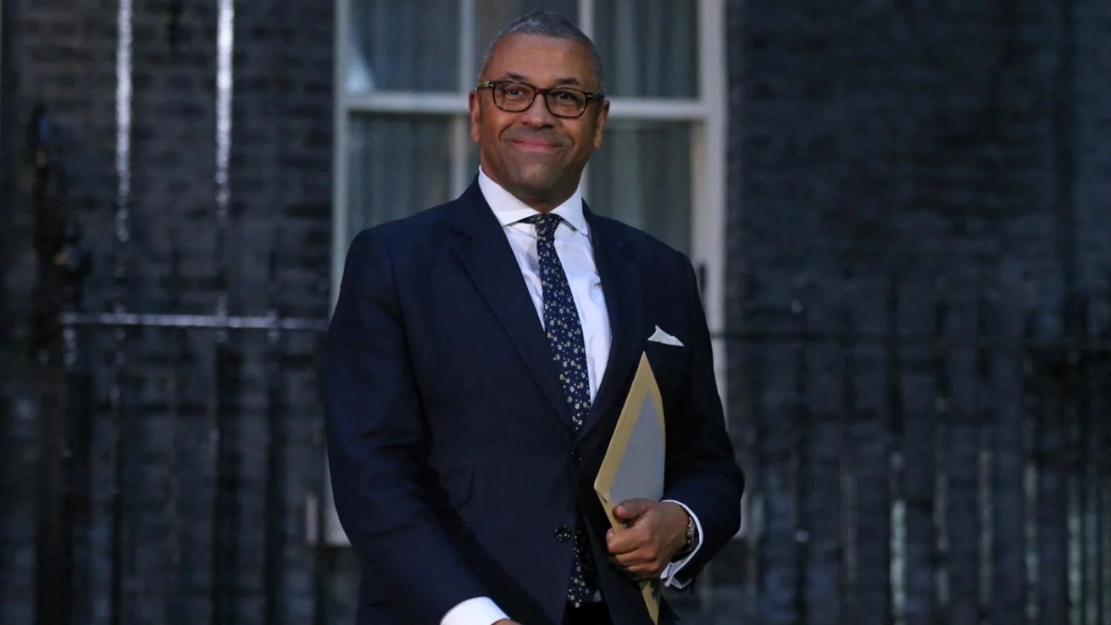 وزير الخارجية البريطاني جيمس كليفرلي يغادر 10 داونينغ ستريت بعد اجتماع مع رئيسة الوزراء الجديدة ليز تراس في 6 سبتمبر 2022