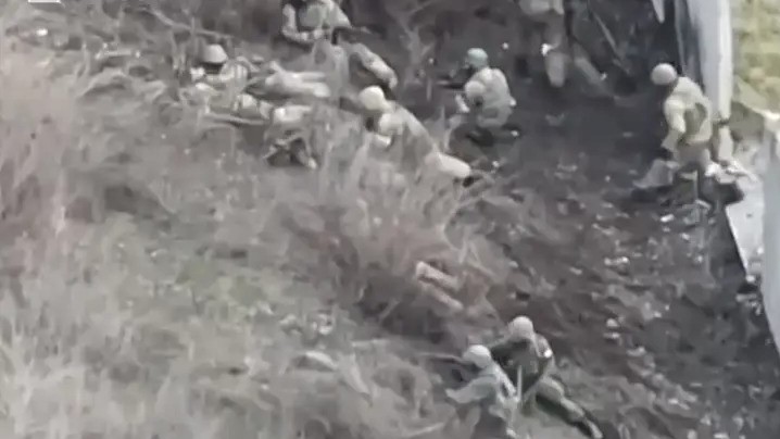 صورة مستقاة من الفيديو المسرب للغارة التي استهدفت مجموعة فاغنر في سوليدار 