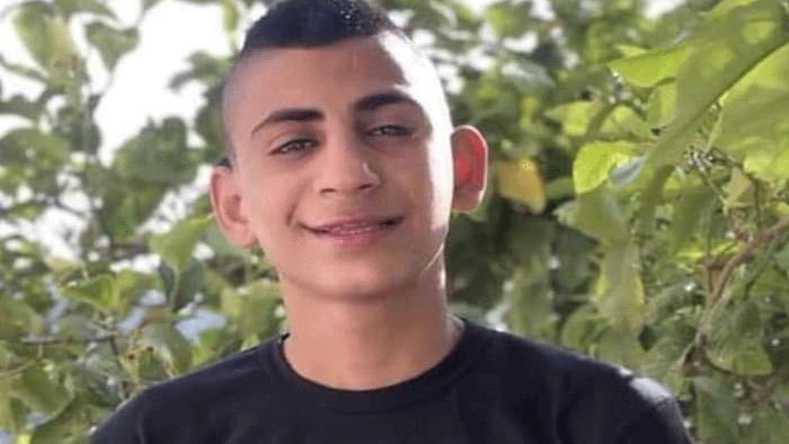 الفتى الفلسطيني عمر لطفي خمور(وفا)