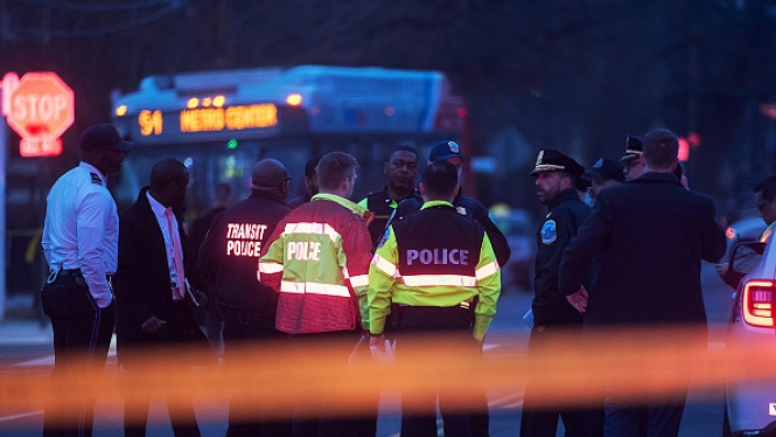 عناصر من الشرطة الأميركية في موقع الحادثة. واشنطن 24 يناير 2023