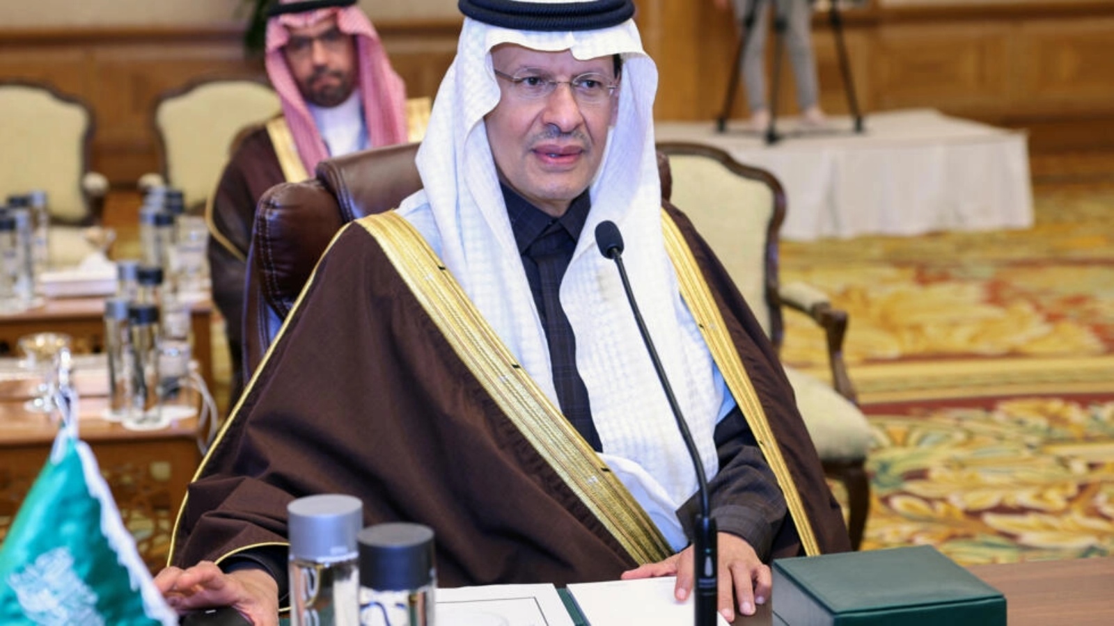 وزير الطاقة السعودي الأمير عبدالعزيز بن سلمان أثناء حضوره اجتماعا لمنظمة الدول العربية المصدرة للنفط (أوابك) في مدينة الكويت في 12 ديسمبر 2022 