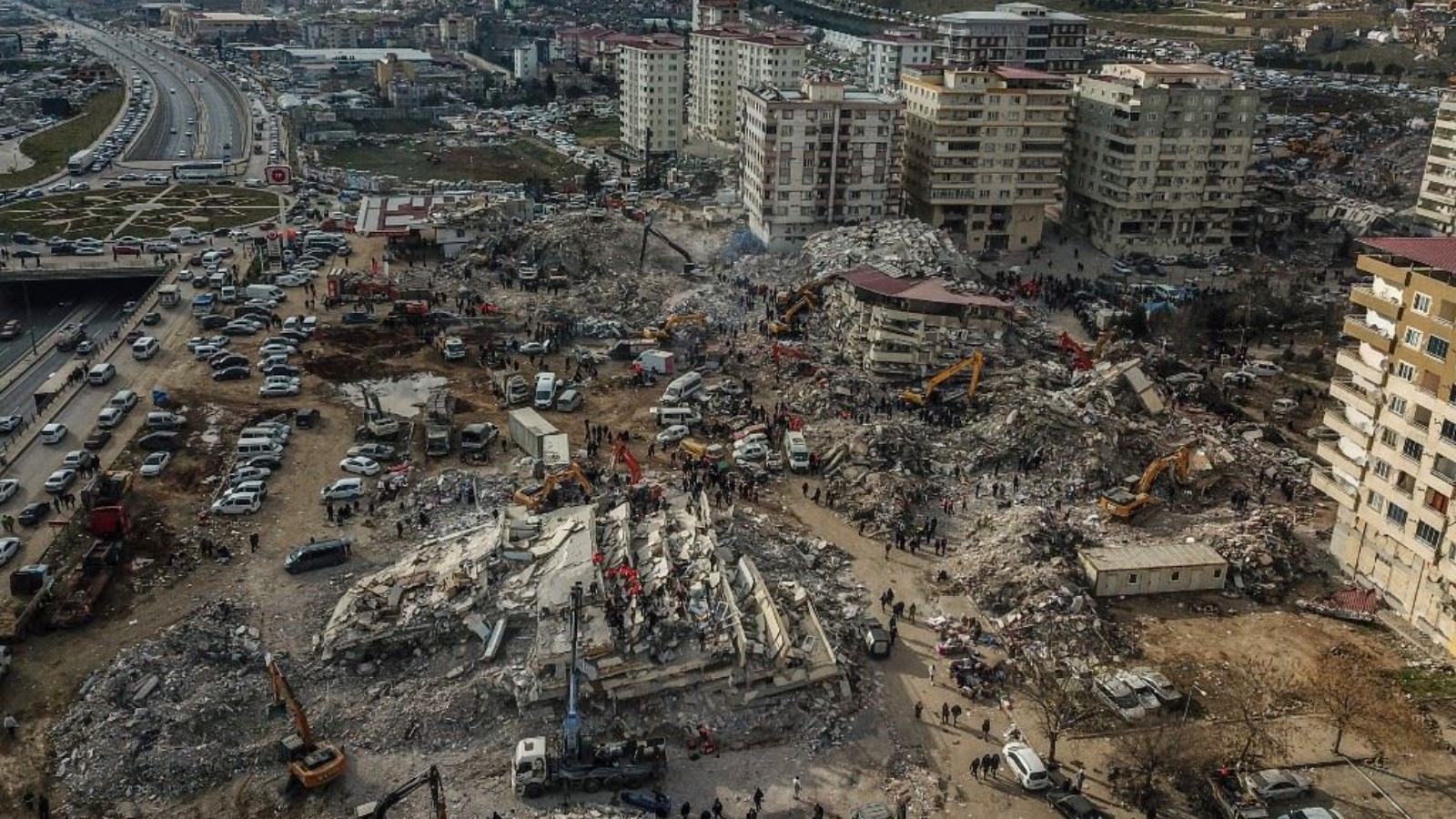 مشهد من قهرمان مرعش، مركز الزلزال الأول الذي بلغت قوته 7.8 درجات قبل خمسة أيام، في جنوب شرق تركيا 10 فبراير 2023 