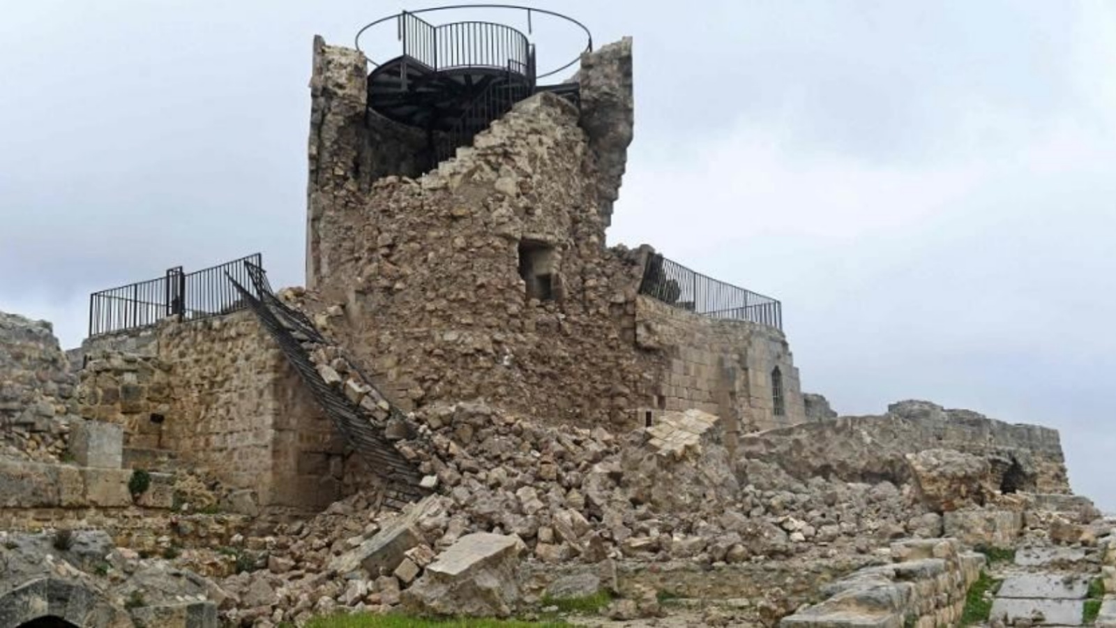 دمار أصاب قلعة حلب التراثية جرّاء الزلزال 