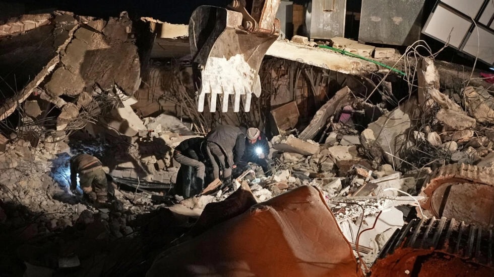 أنقاض منازل مدمرة في هاتاي التركية التي ضربها الزلزال المدمر