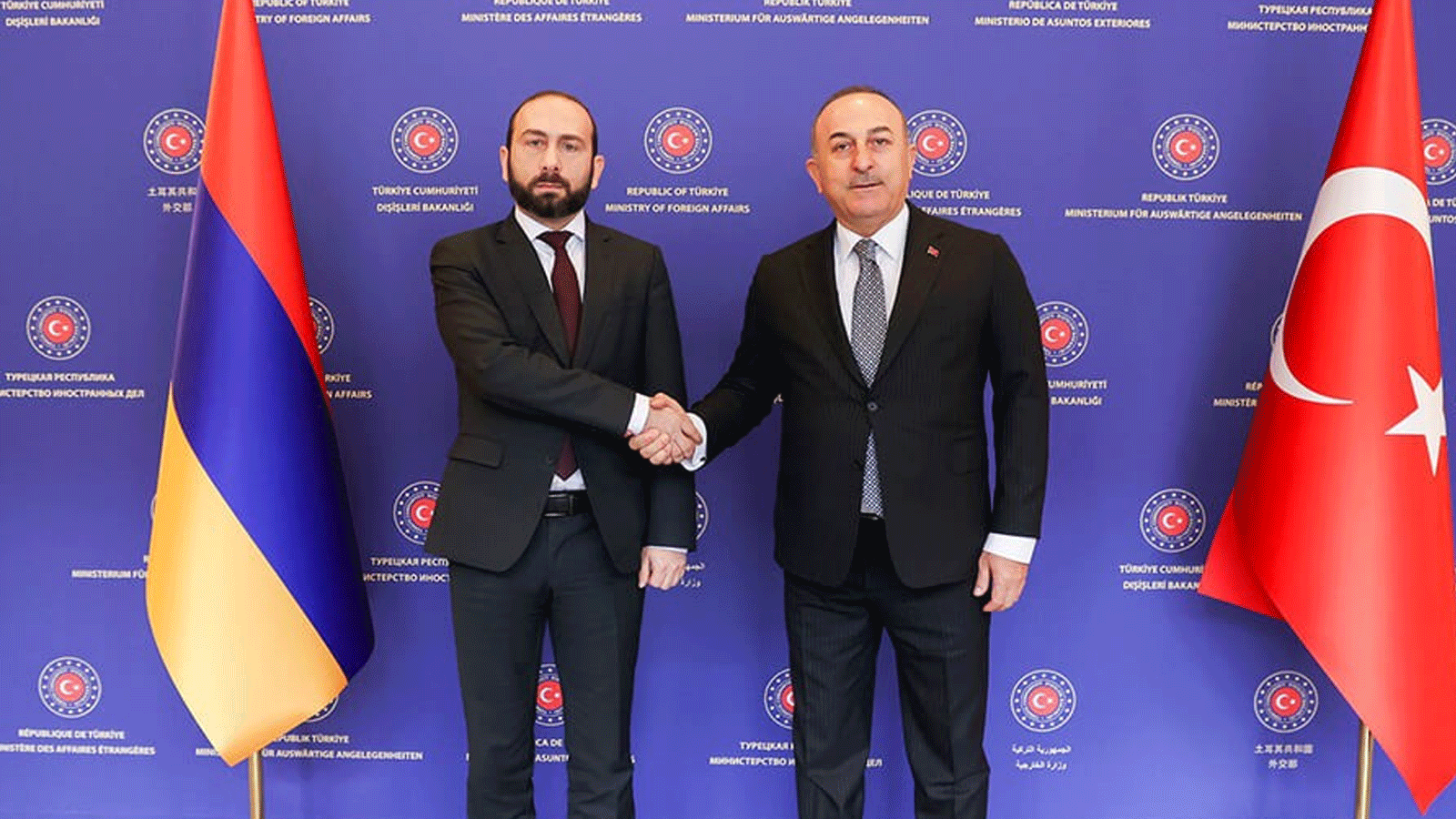وزير الخارجية التركي مولود تشاوش أوغلو يستقبل وزير خارجية أرمينيا أرارات ميرزويان