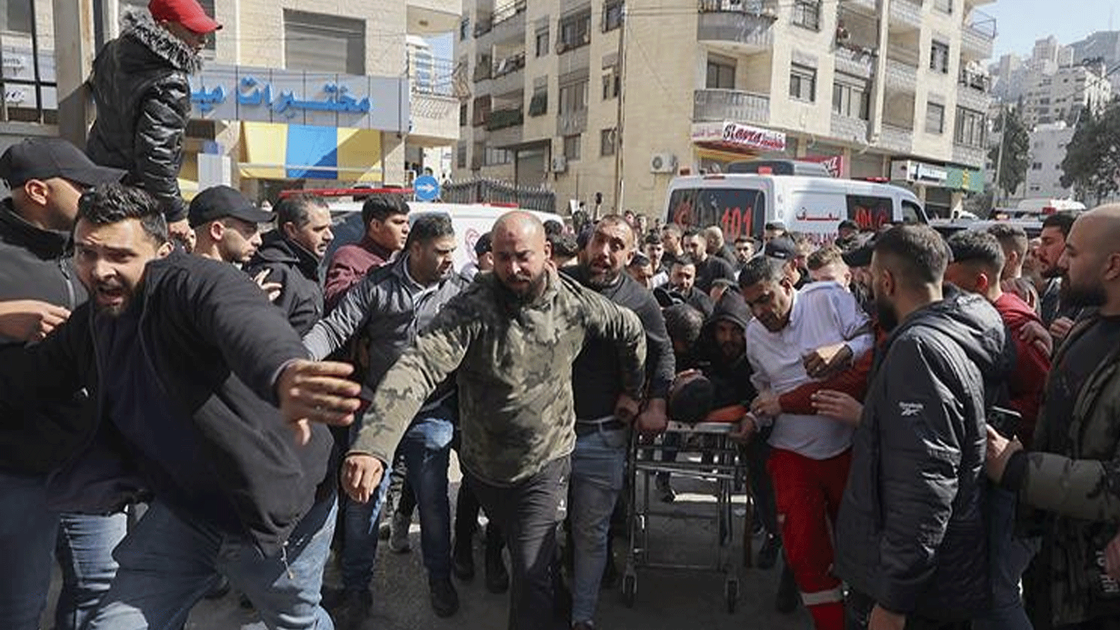 مقتل 10 فلسطينيين وأكثر من 100 جريح في نابلس