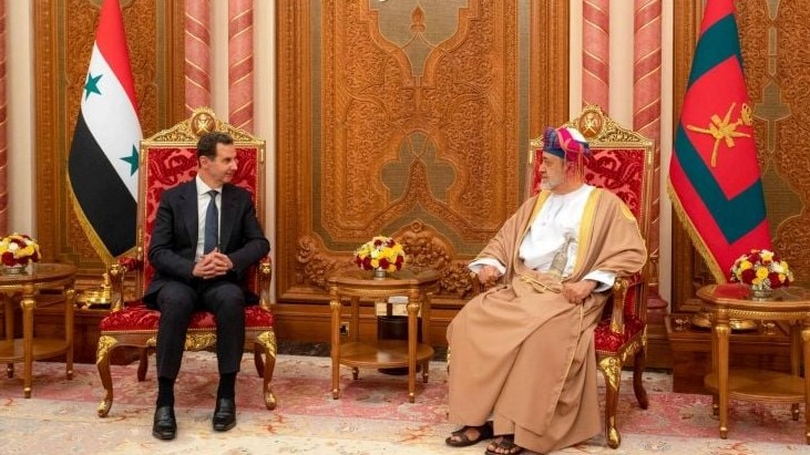 رئيس النظام السوري بشار الأسد يلتقي السلطان هيثم بن طارق سلطان عُمان في مسقط، في 20 فبراير 2023