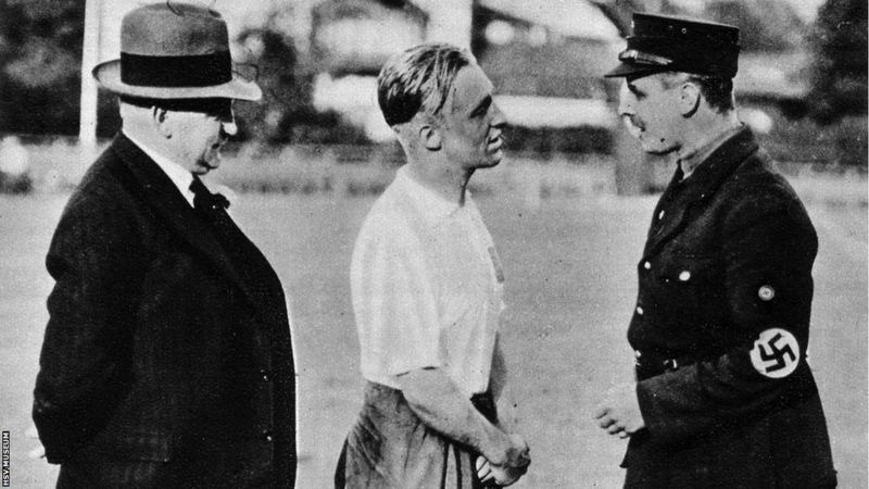 HSV MUSEUM كان هالفورسن ، في الوسط، نجما لهامبورج قبل أن يعود إلى موطنه الأصلي النرويج