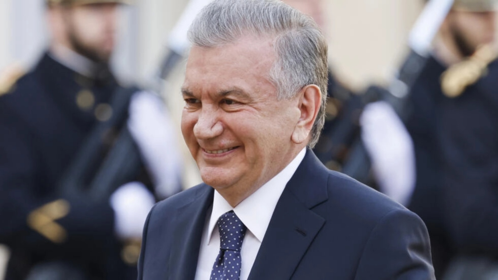 رئيس أوزبكستان شوكت ميرزوييف في قصر الإليزيه في باريس في 22 نوفمبر 2022