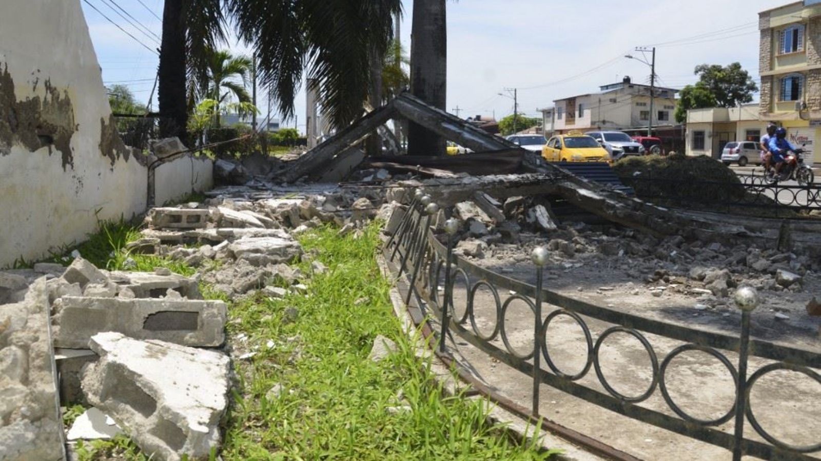 الأضرار جراء الزلزال الذي ضرب الإكوادور