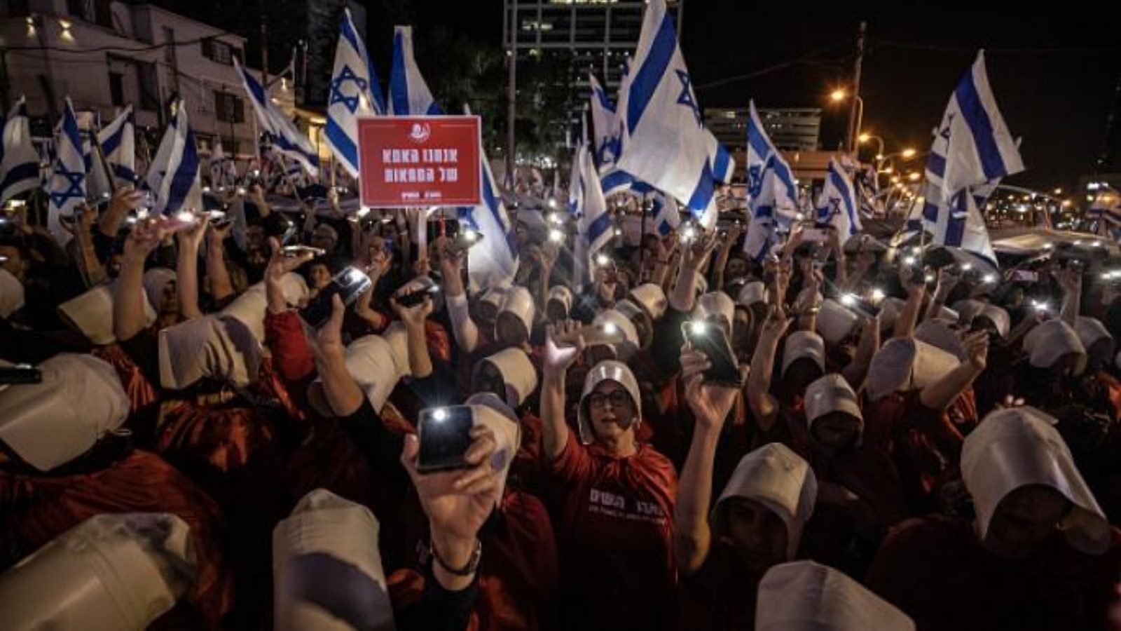 عشرات آلاف الإسرائيليين تظاهروا مساء السبت للأسبوع العاشر على التوالي ضد مشروع لإصلاح النظام القضائي
